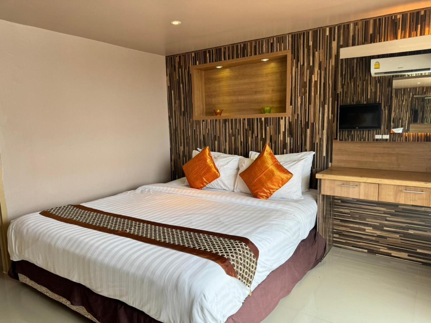 Condo Minium Patong Phuket ภายนอก รูปภาพ