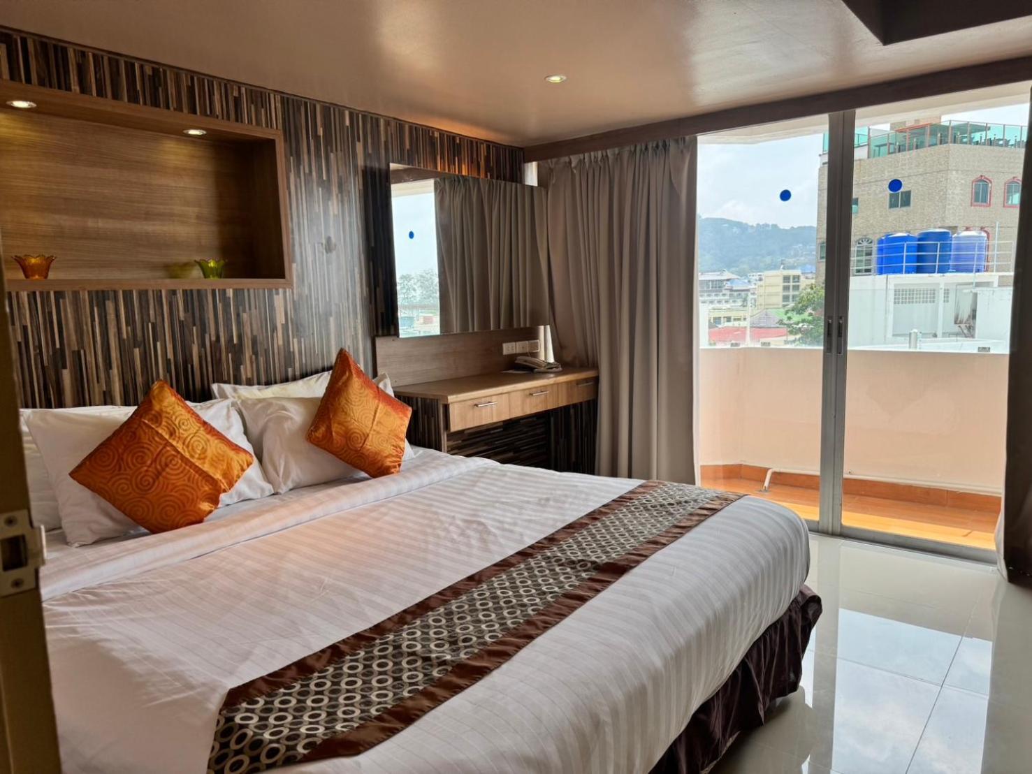 Condo Minium Patong Phuket ภายนอก รูปภาพ