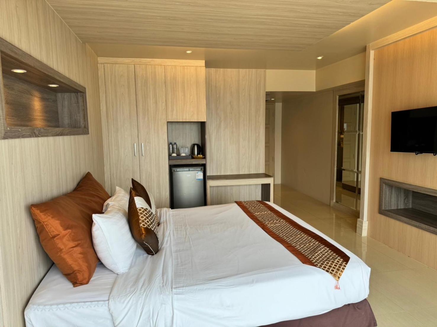 Condo Minium Patong Phuket ภายนอก รูปภาพ