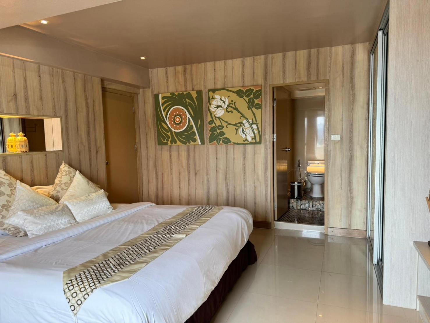 Condo Minium Patong Phuket ภายนอก รูปภาพ